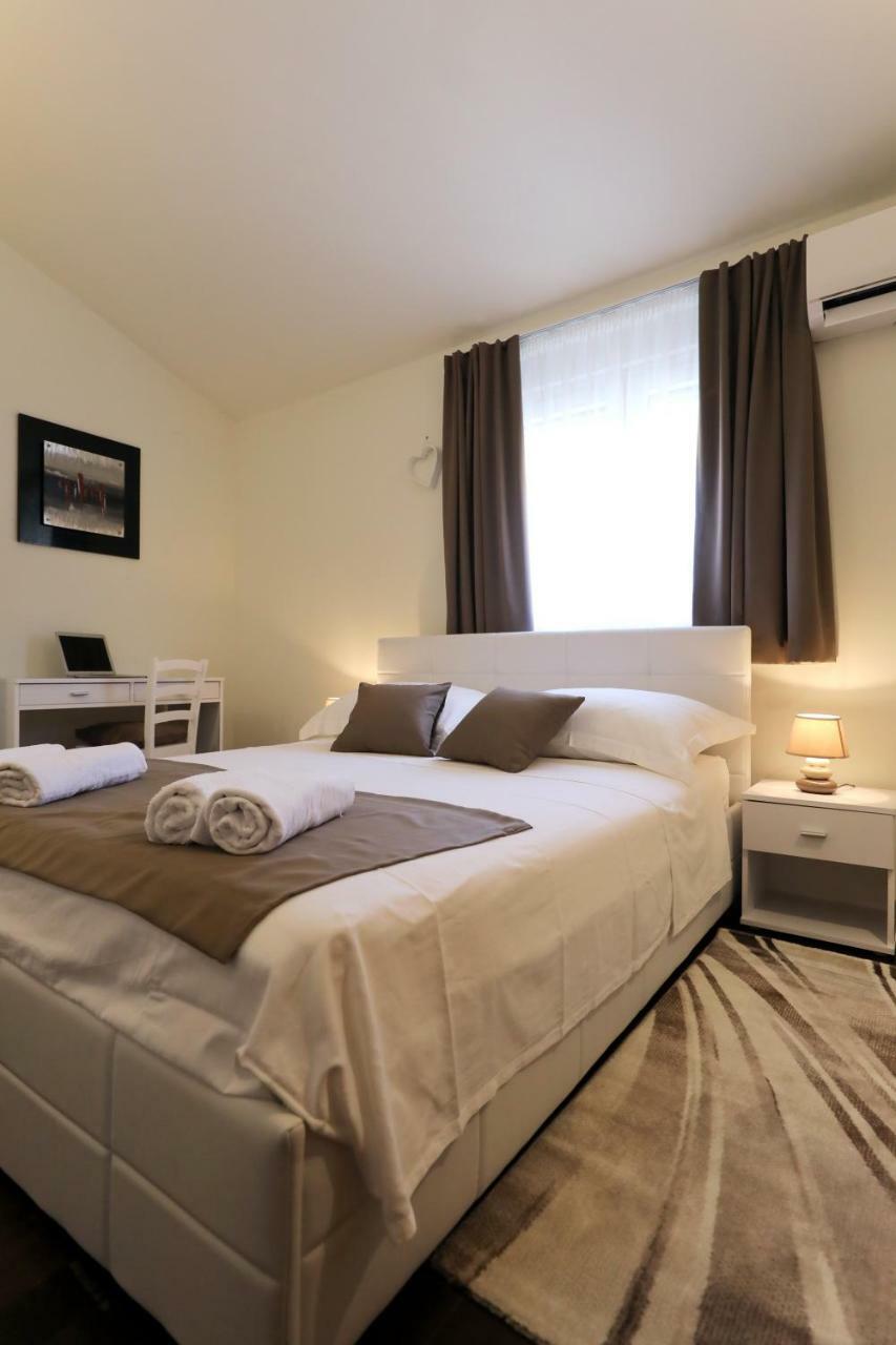 Bellevue Hill Apartment