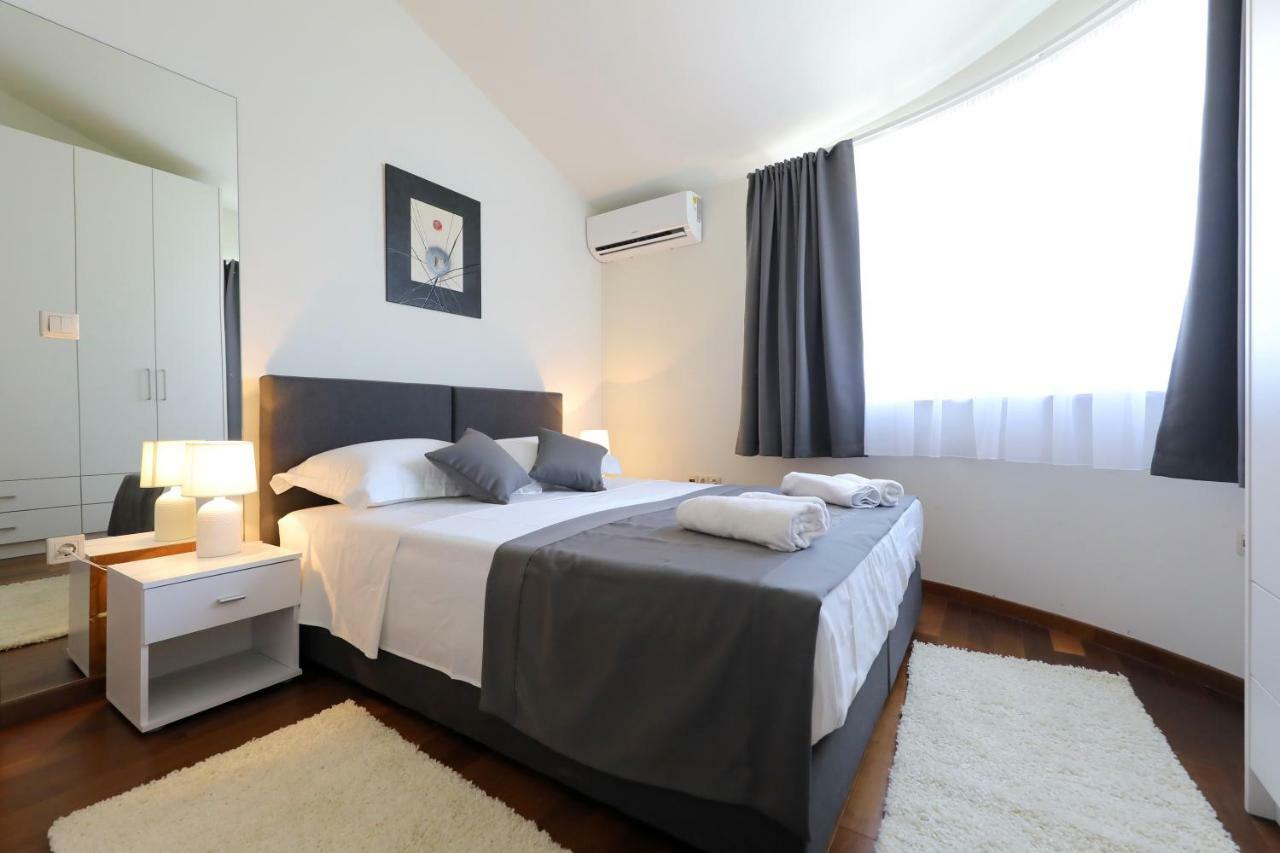 Bellevue Hill Apartment