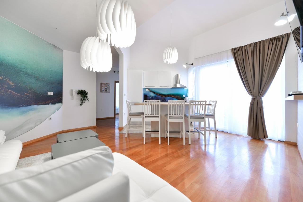 Bellevue Hill Apartment *